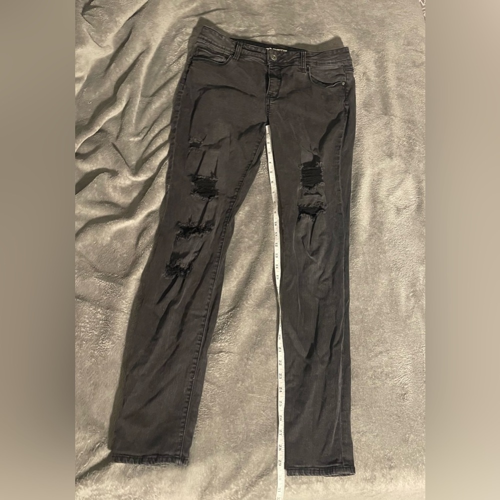 Distressed Black Skinny Jeans